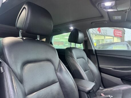 Hyundai TUCSON CRDI PREMIUM SE 7