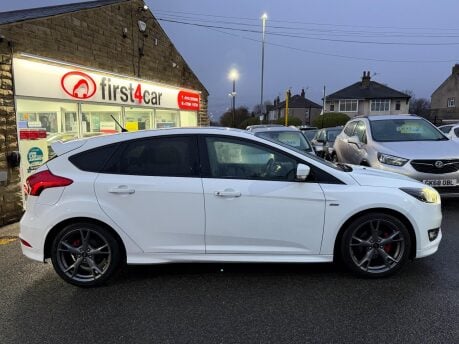 Ford Focus ST-LINE X 8