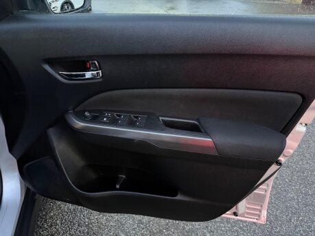 Suzuki Vitara SZ-T BOOSTERJET MHEV 23