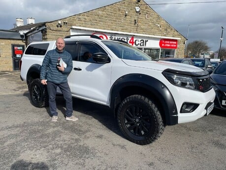 Bryn came from Telford to upgrade his old Navara to this monster truck ...