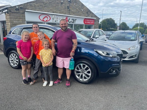 Scott and family from Leeds returning for their second car from us 