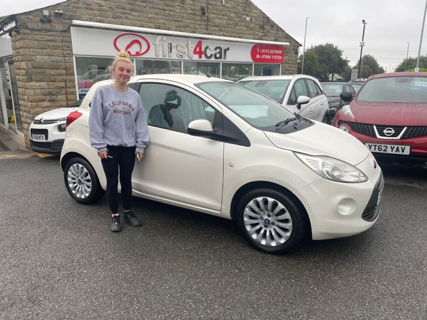 Chloe from Ossett collecting her first ever car 
