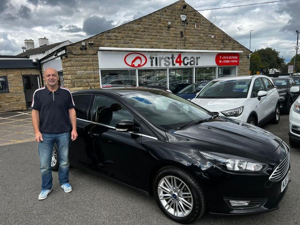 Darren from Chinley collecting his new Focus