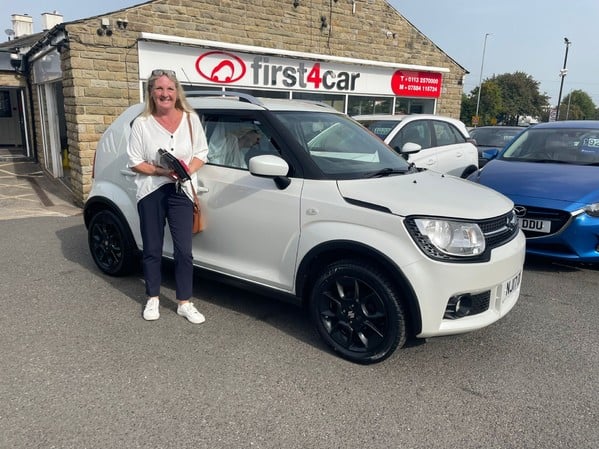 Anita from Pudsey collecting her new Ignis