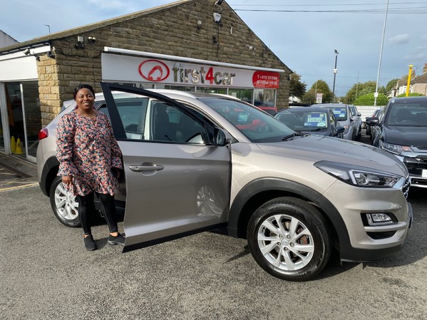 Josephine from Leeds collecting her new Tucson