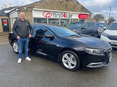 Neil from Pudsey picking up his new Insignia