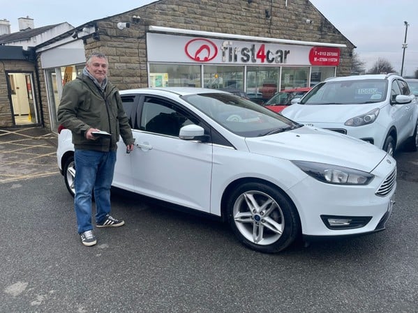 Simon from South Yorkshire picking up his new Focus