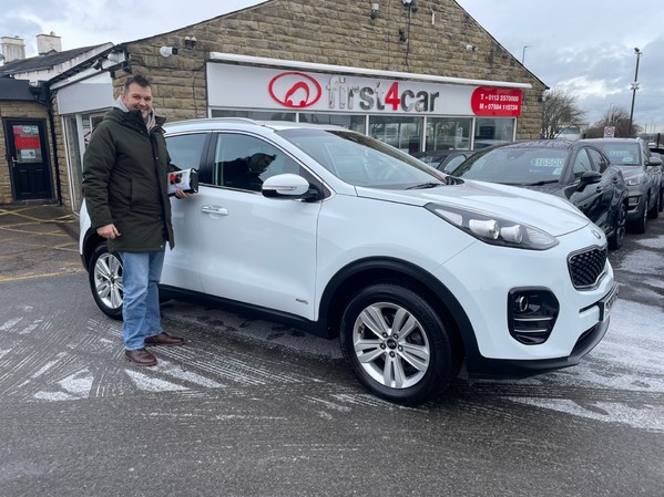 Jens from Pudsey collecting his new 4WD Kia Sportage