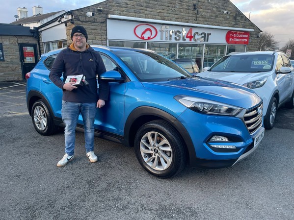 Dean from Pontefract collecting his new Tucson