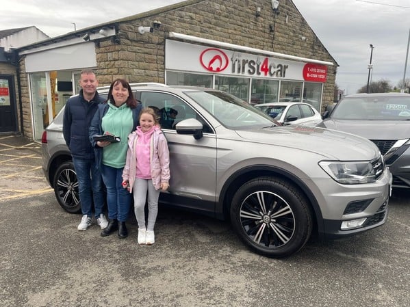 Sara and her family from Wakefield collecting their new Tiguan