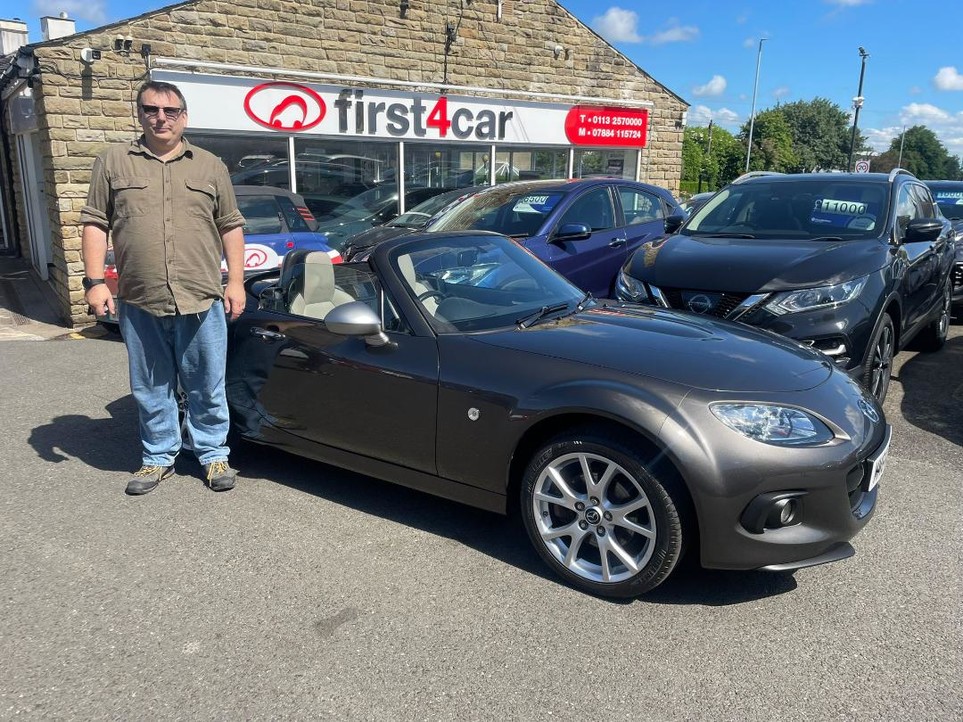 Perfect weather just in time for Paul from Telford to collect his new Mazda MX5.