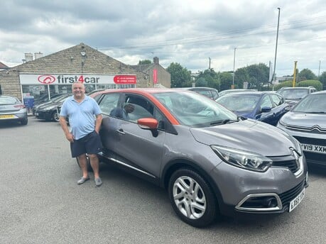 Paul from Leeds collecting his new Renault.