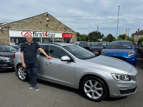 Simon from Birmingham collecting his Volvo.