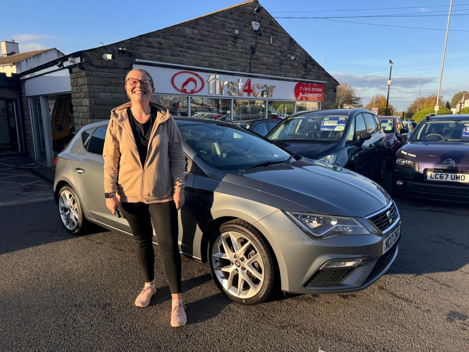 Amy from Leeds collecting her new Seat.