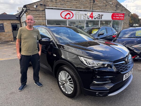 Andrew from Leeds collecting his new Vauxhall Grandland.