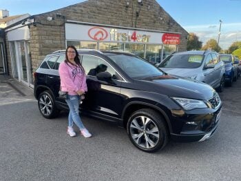 Heather from Leeds Collecting her new Seat Ateca.