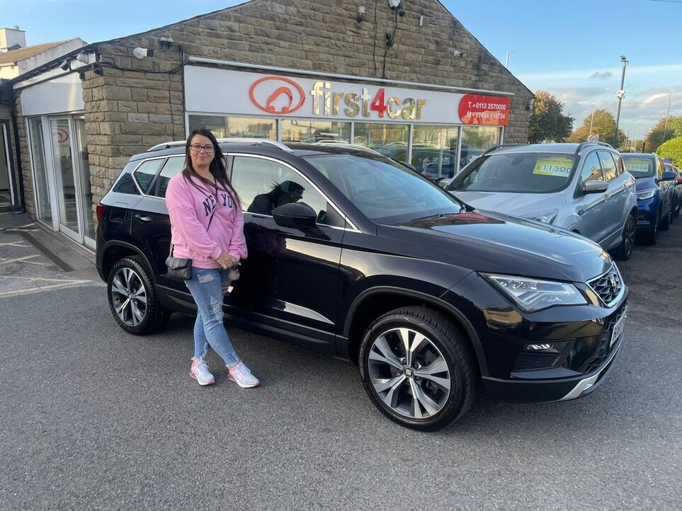 Heather from Leeds Collecting her new Seat Ateca.