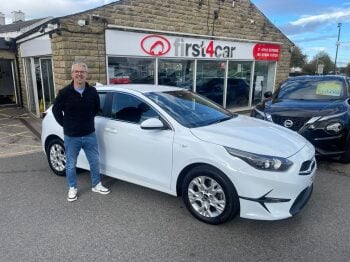 Tom from Leeds collecting his new Kia Ceed