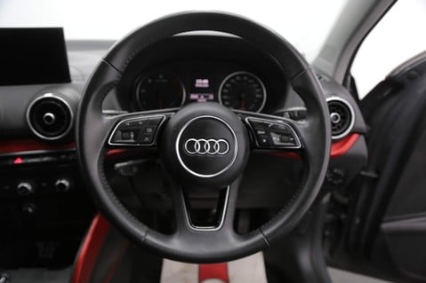Audi Q2 TDI SPORT 12