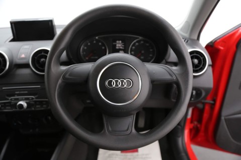 Audi A1 TFSI SE 14