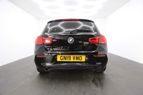 BMW 1 Series 118I SPORT 6