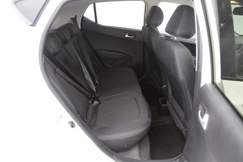 Hyundai i10 PREMIUM SE 9