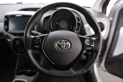 Toyota Aygo VVT-I X-PLAY 19