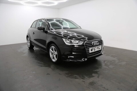 Audi A1 TFSI SPORT 1