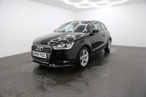 Audi A1 TFSI SPORT 4