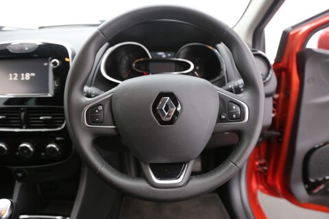 Renault Clio ICONIC TCE 15