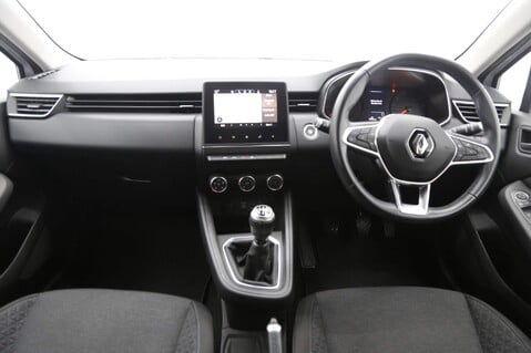 Renault Clio ICONIC TCE 17