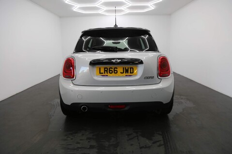 Mini Hatch COOPER 8