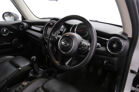 Mini Hatch COOPER 17