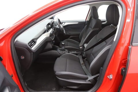 Ford Focus ZETEC 21