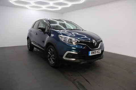 Renault Captur ICONIC TCE 1