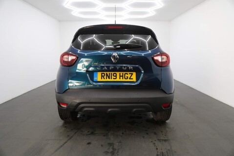 Renault Captur ICONIC TCE 8