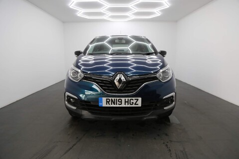 Renault Captur ICONIC TCE 3