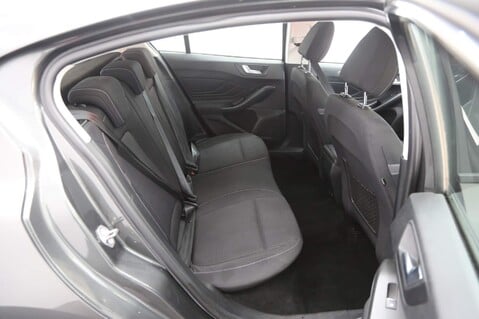 Ford Focus ZETEC TDCI 23