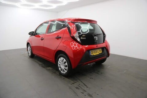 Toyota Aygo VVT-I X 6