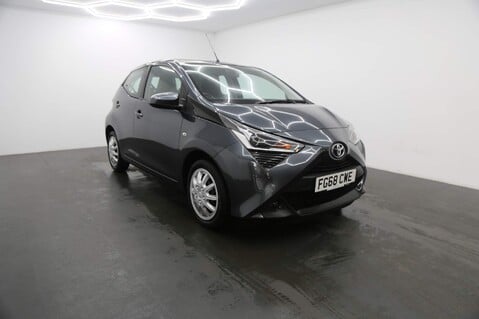 Toyota Aygo VVT-I X-PLAY 1