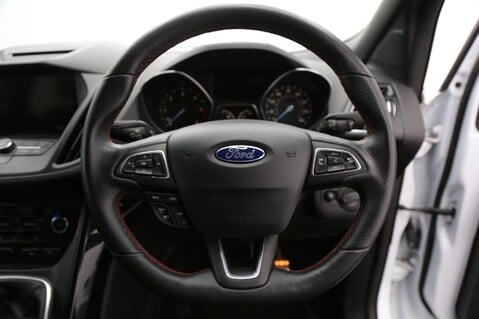 Ford Kuga ST-LINE TDCI 16