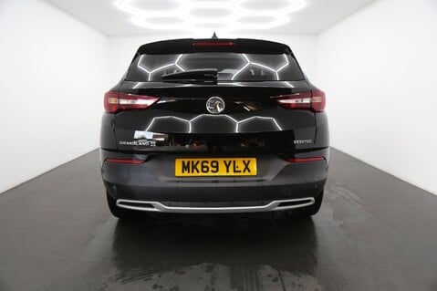 Vauxhall Grandland X SRI NAV 8