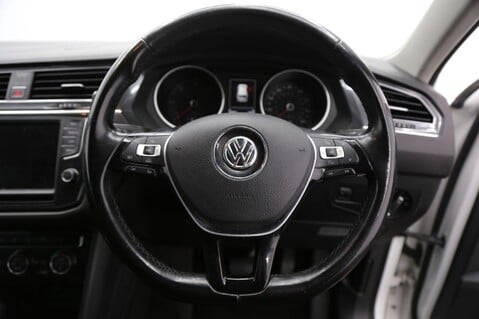 Volkswagen Tiguan SE NAV TDI BMT 4MOTION DSG 15