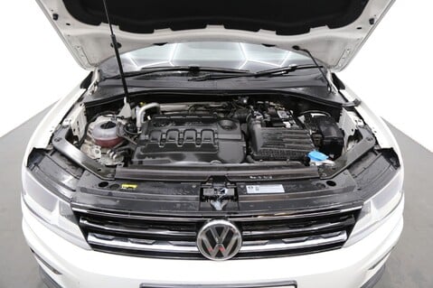 Volkswagen Tiguan SE NAV TDI BMT 4MOTION DSG 26