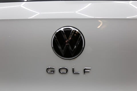 Volkswagen Golf LIFE TSI 25