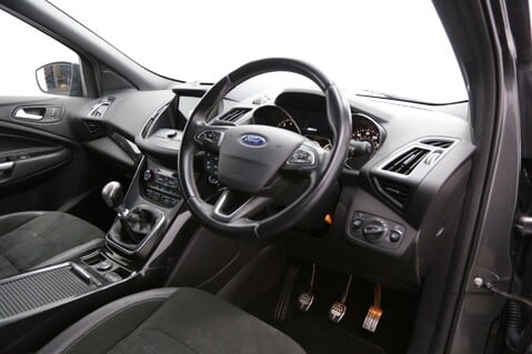 Ford Kuga ST-LINE 10