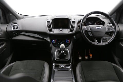 Ford Kuga ST-LINE 11