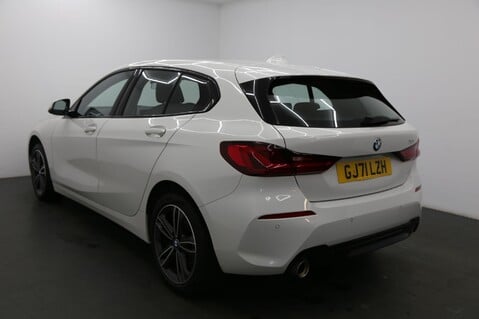 BMW 1 Series 118I SPORT 6