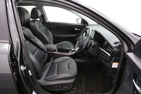 Kia Niro 4 PLUS 20