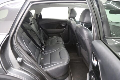 Kia Niro 4 PLUS 22